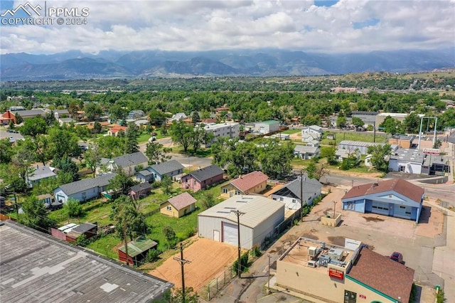 bird's eye view with a mountain view