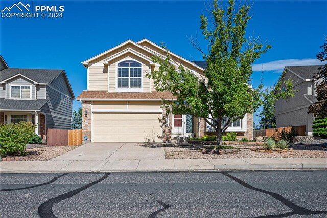 view of front facade with a garage