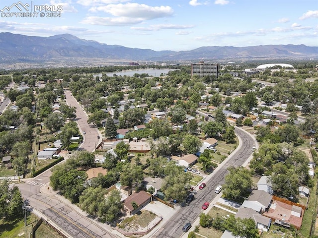 bird's eye view featuring a mountain view