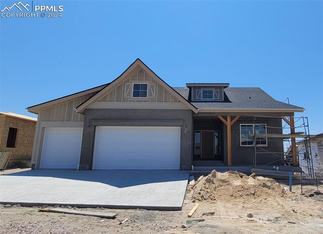 view of front of house featuring a garage