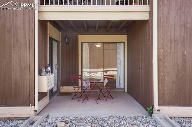 entrance to property featuring a balcony