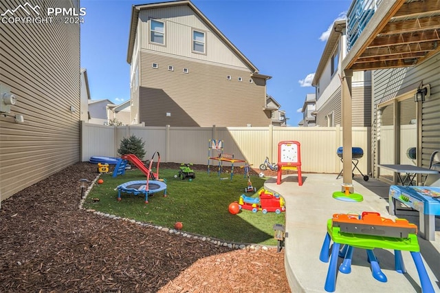 view of yard featuring a patio