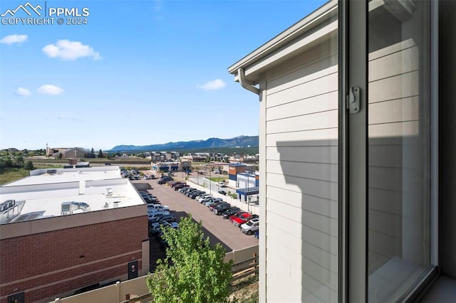 balcony featuring a mountain view