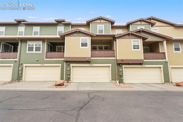 view of townhome / multi-family property