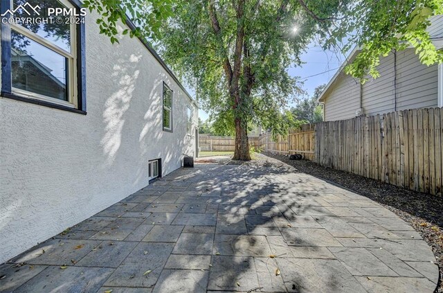 2459 E Willamette Ave, Colorado Springs, CO 80909 - view of patio featuring a fenced backyard