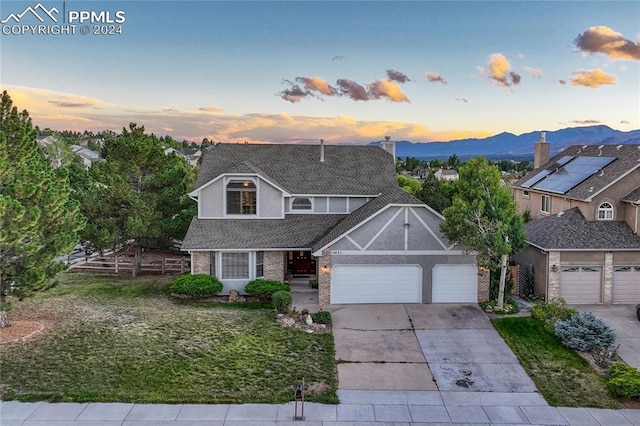 view of front property featuring a mountain view