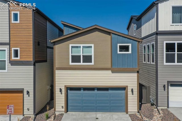 view of front of home featuring a garage