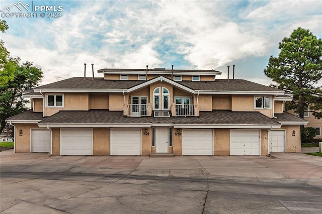 view of front of house featuring a garage