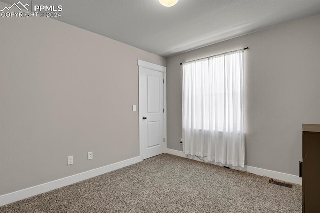 empty room with carpet