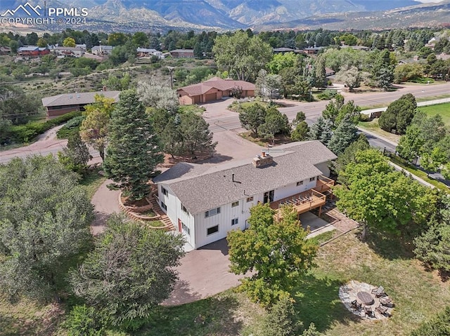 bird's eye view with a mountain view