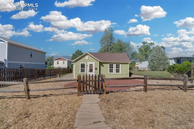 view of front of property