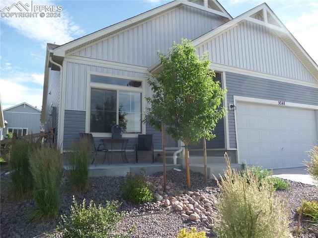 view of front of home featuring a garage