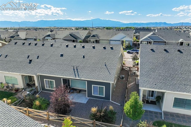 bird's eye view with a mountain view