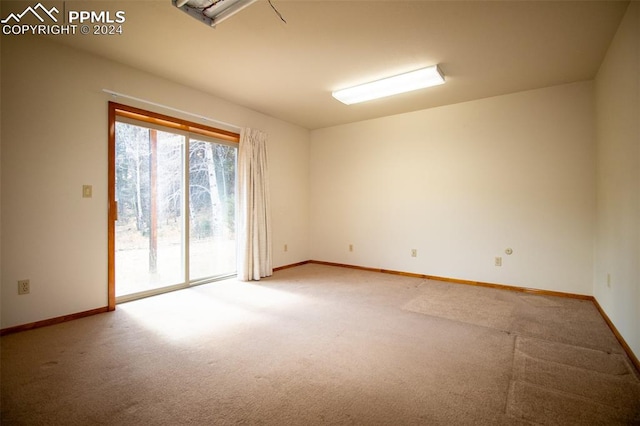 empty room with carpet