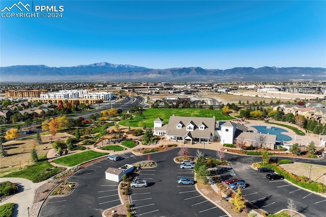 bird's eye view with a mountain view