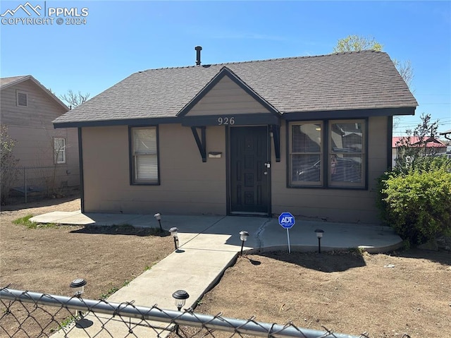 view of front of property