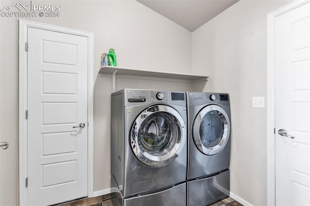 washroom featuring independent washer and dryer