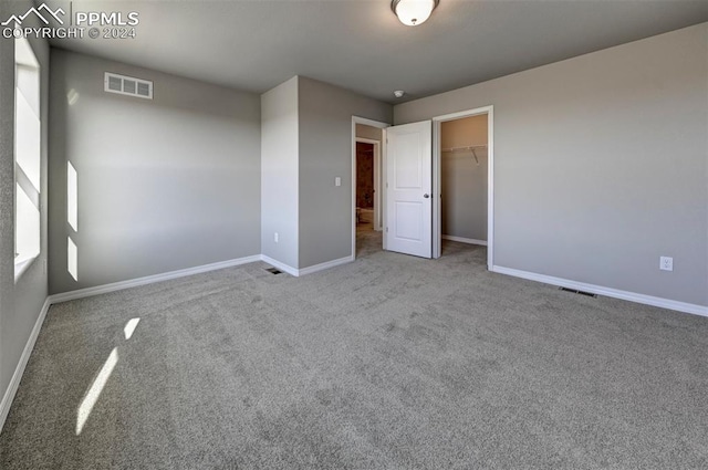 view of carpeted spare room