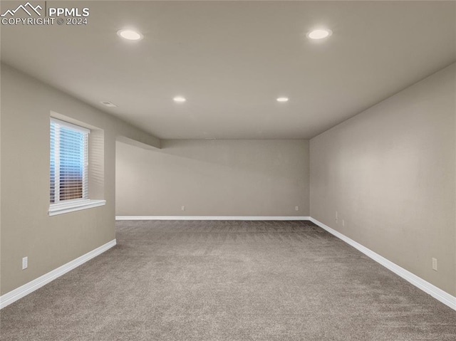 empty room featuring carpet floors