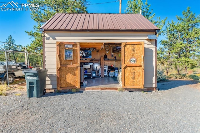 view of outbuilding