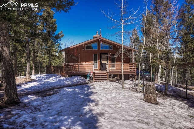 view of front of property featuring a deck