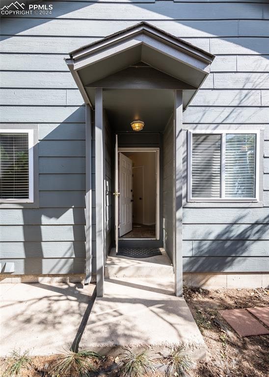 view of property entrance