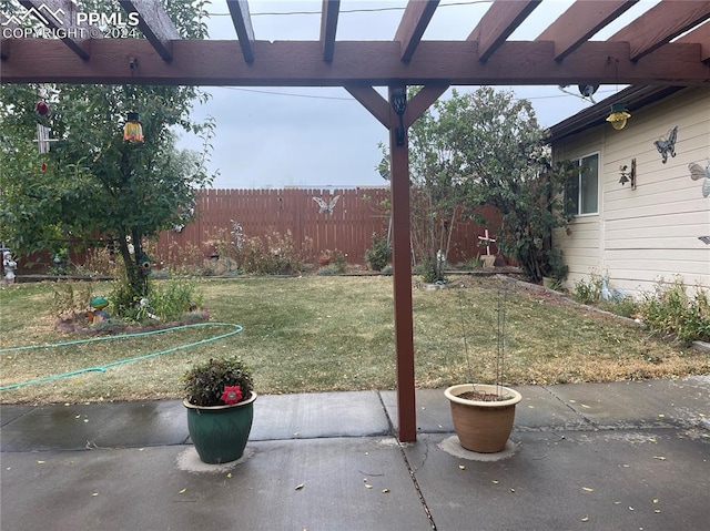 view of yard with a pergola