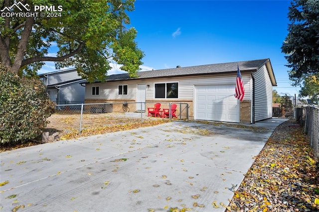 view of front facade featuring a garage