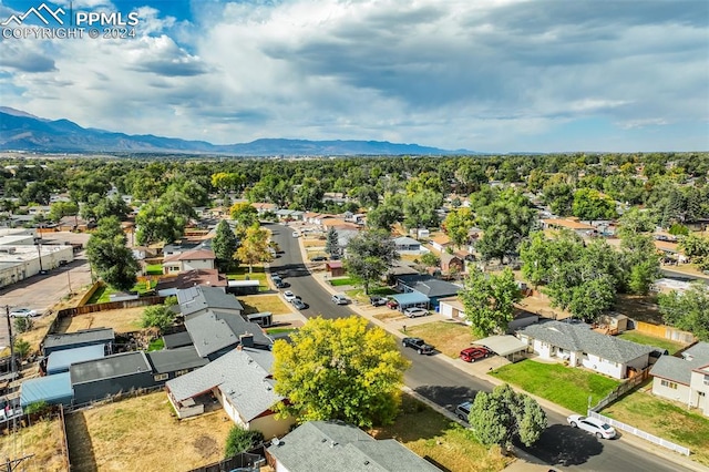 bird's eye view with a mountain view