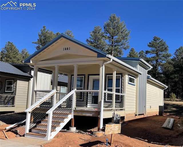 view of front of house featuring a porch