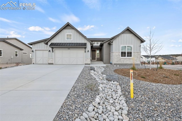 view of front of house featuring a garage