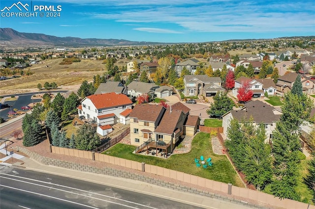 bird's eye view with a mountain view