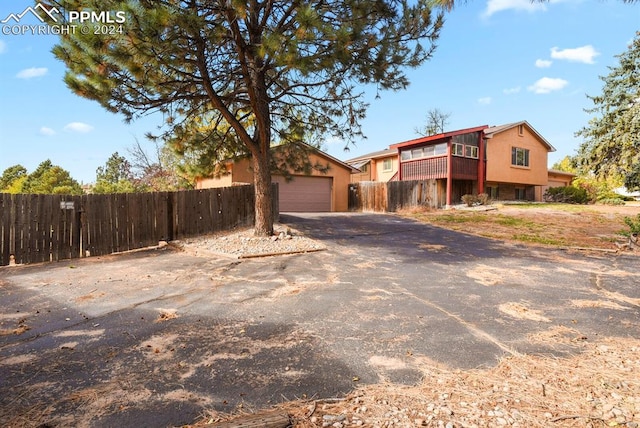 view of front facade featuring a garage