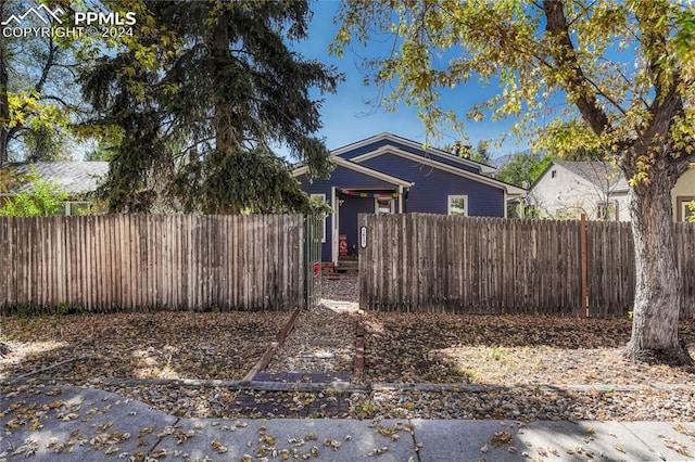 view of front of property