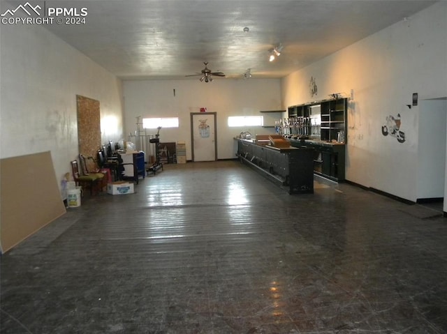 garage featuring ceiling fan