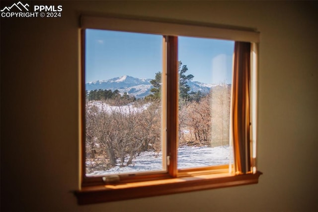 details featuring a mountain view