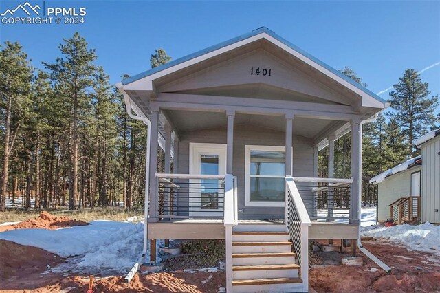 view of front of house with covered porch