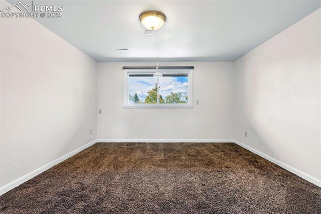 empty room with carpet