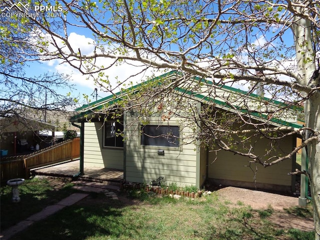 view of outbuilding