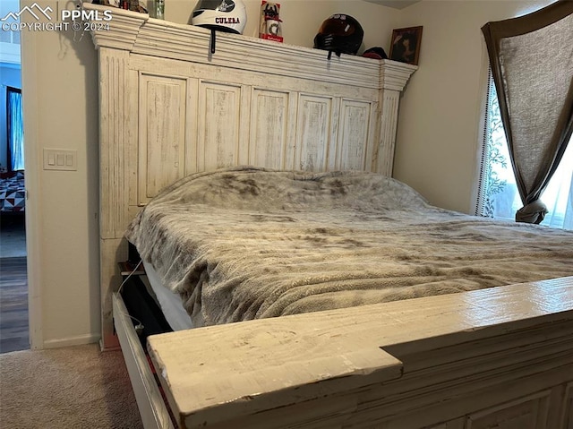 bedroom with carpet flooring