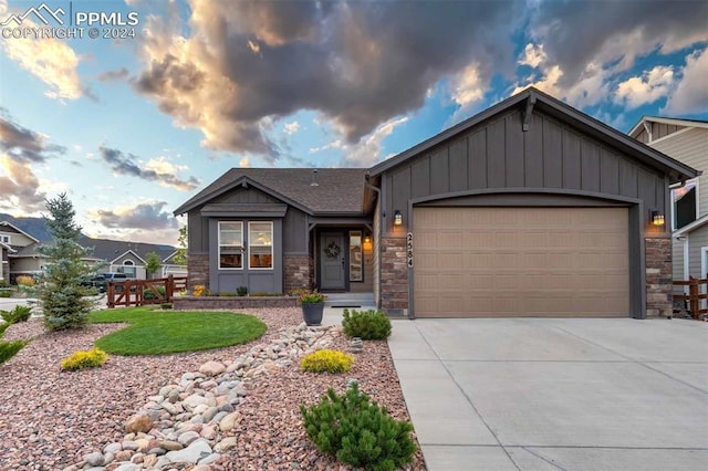 view of front of house featuring a garage