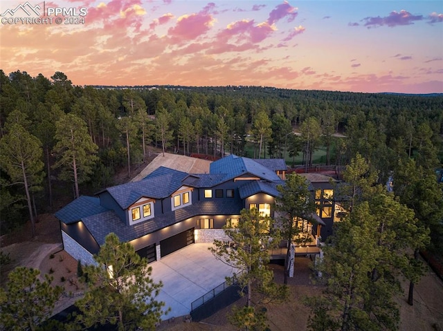 view of aerial view at dusk