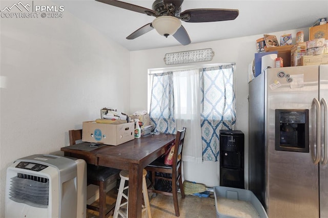 dining area with ceiling fan