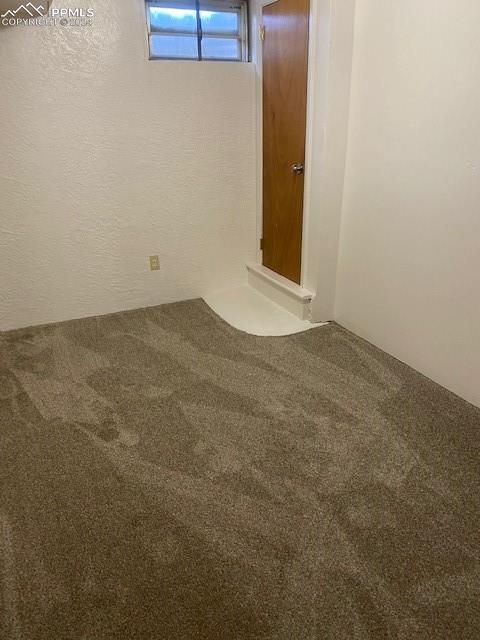 empty room with carpet