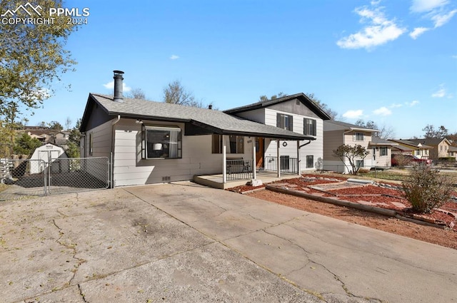 view of front of home with covered porch