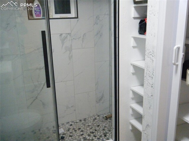 206 W Arroyo Ave, Pueblo, CO 81004 - bathroom with a shower stall