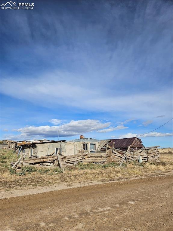 Listing photo 2 for 333 County Road 521, Walsenburg CO 81089