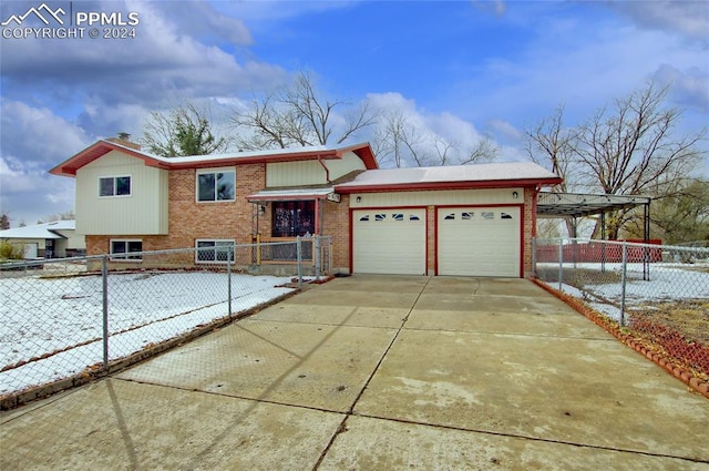 view of front facade featuring a garage