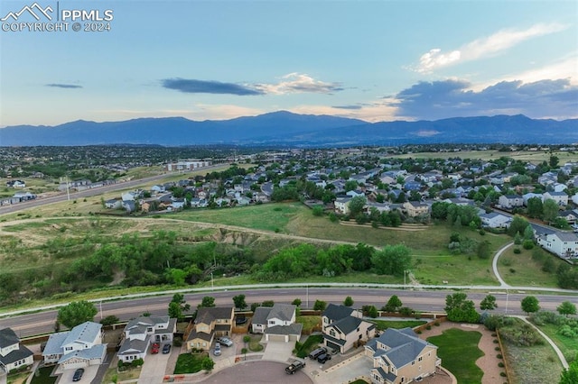 bird's eye view featuring a mountain view