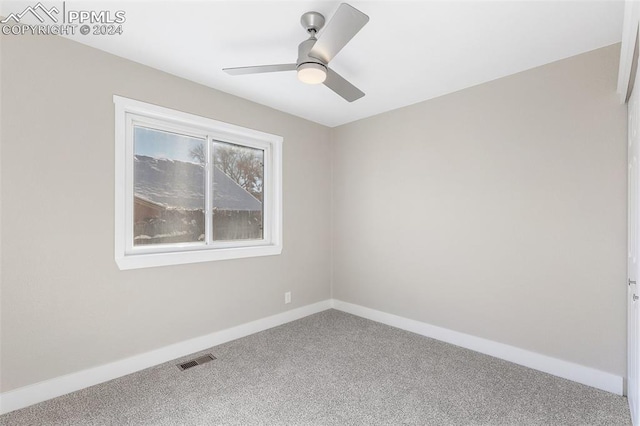 unfurnished room featuring carpet flooring and ceiling fan